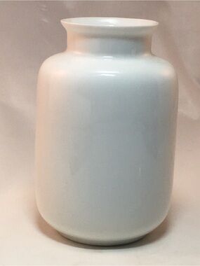 Bo Jia Middle Kingdom Porcelain Milk Jar Mini Vase